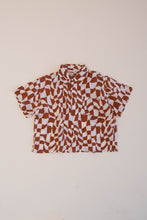 Load image into Gallery viewer, SHORT SLEEVE BOX BUTTON UP TOP, RUST
