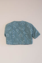 Load image into Gallery viewer, BOXY QUILTED JACKET, TRELLIS
