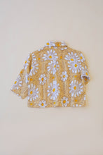 Load image into Gallery viewer, BOX BUTTON UP TOP, YELLOW FLORAL
